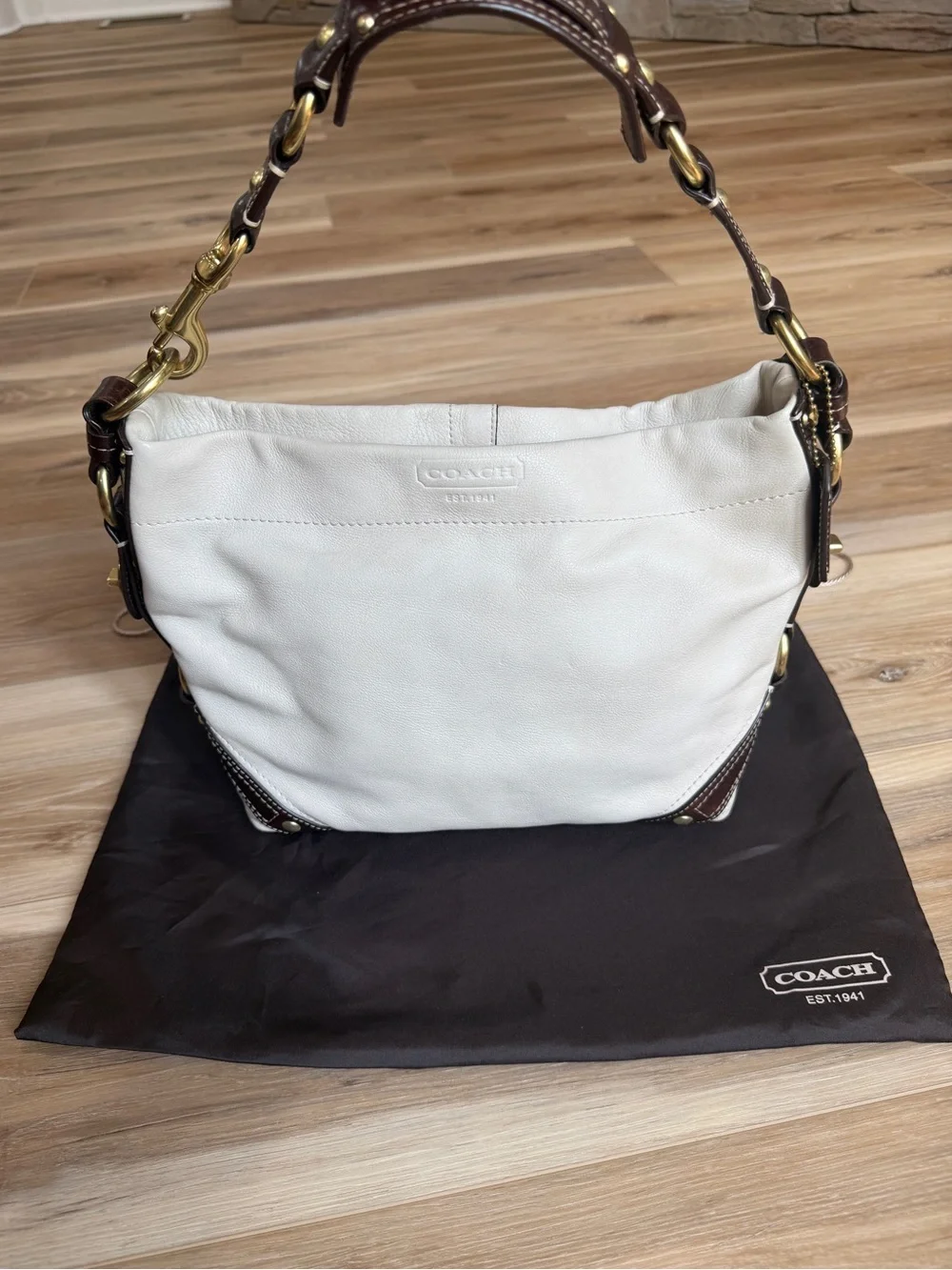 Vintage Coach Carly Leather Hobo Bag Off-White Leather Gold Hardware J0782-10615